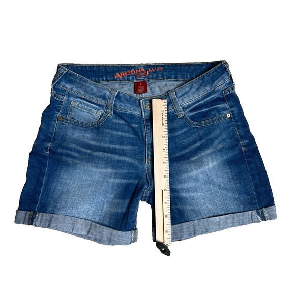 Arizona Jean Co Junior's Shorts Medium Wash Denim Low Rise Cuffed Size 5 - Picture 7 of 8